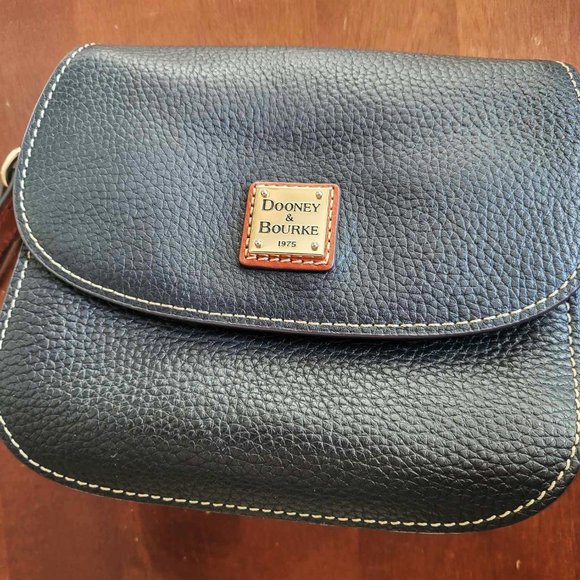 Dooney & Bourke Pebble Grain Saddle Crossbody Shoulder Bag - Picture 4 of 5